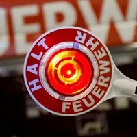 winkerkelle-halt-feuerwehr-.jpg